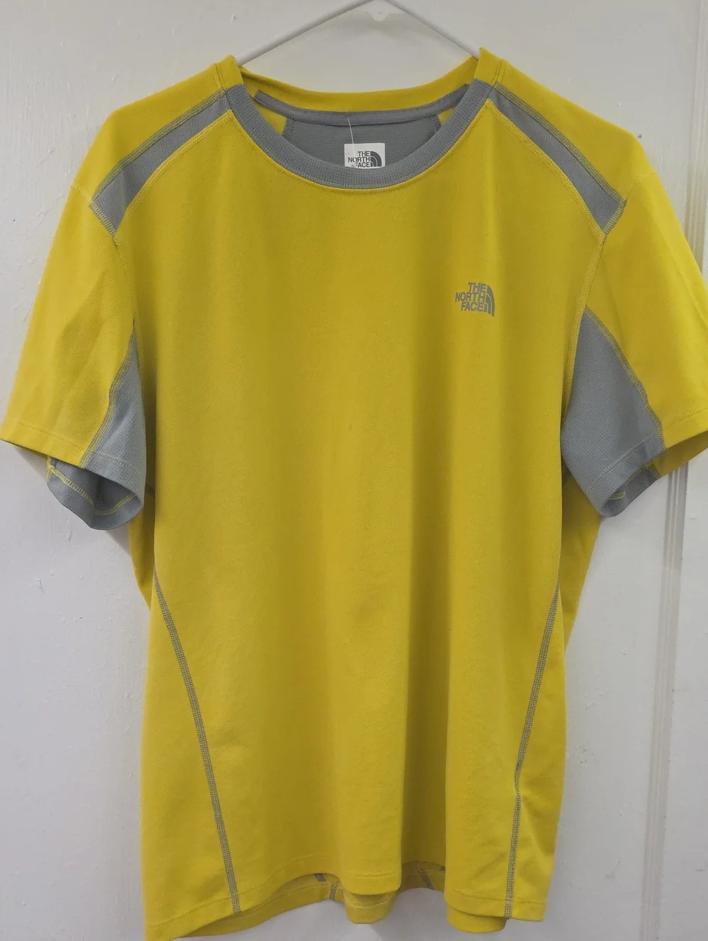 The North Face FlashDry Men's Large Yellow Gray Short Sleeve Performance Shirt